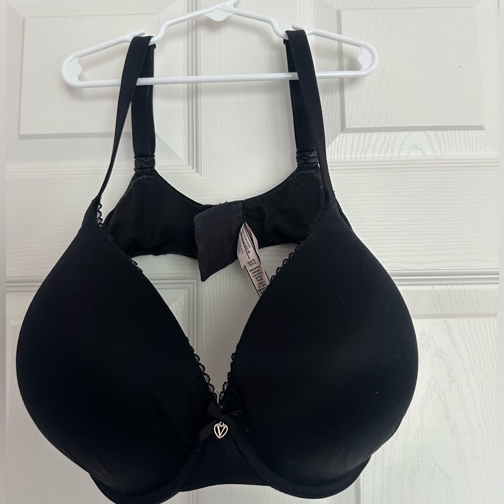 Body by Victoria’s Secret. Lightly lined full coverage bra